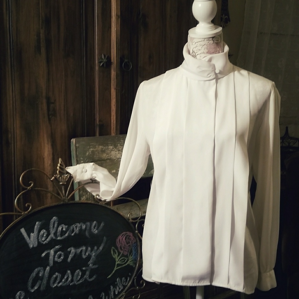 Alyssa Carr Vintage White Blouse